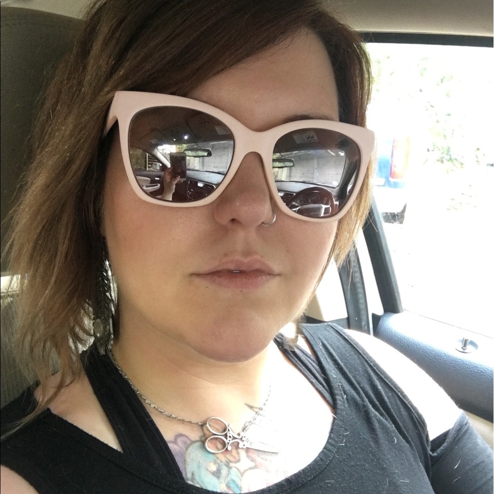 Meet your Posher, Halida